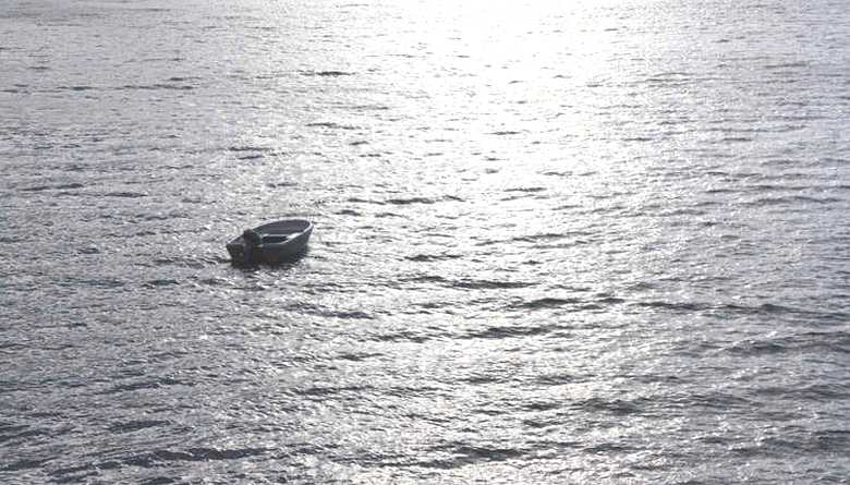 Ein 60-jähriger Mann überlebte vier Tage und befand sich ohne Nahrung und Wasser auf See.