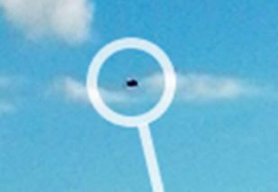 Ein Amerikaner hat ein UFO über der Straße fotografiert
