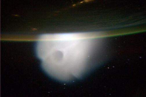 Der Astronaut hat einen Weltraumgeist fotografiert