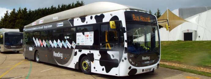 Der Kuhmistbus hat einen Geschwindigkeitsrekord aufgestellt.
