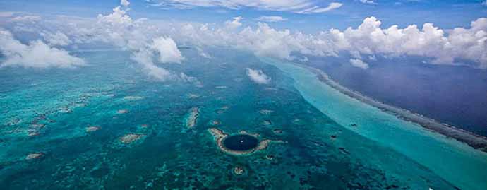 Das große blaue Loch in Belize