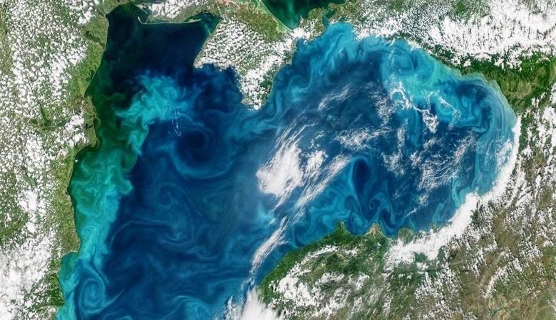 Das Schwarze Meer und der Bosporus haben ihre Farbe dramatisch verändert