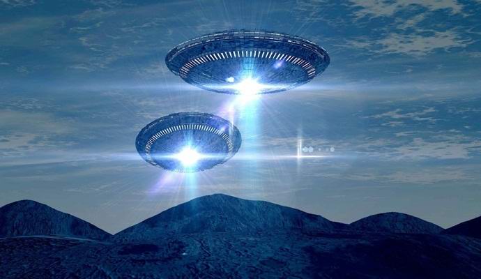 Zwei UFOs flogen über Frankreich