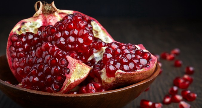 Granatapfel essen - die Krusten nicht wegwerfen!