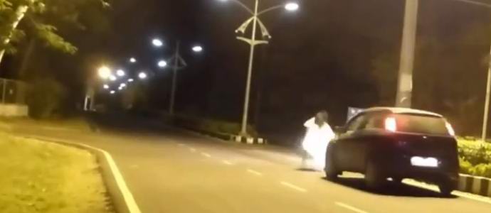 Indischer Fahrer hat einen Ghost Joker abgeschossen