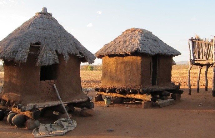 Das Studium afrikanischer Hütten beleuchtet die Wanderung der Erdmagnetpole.