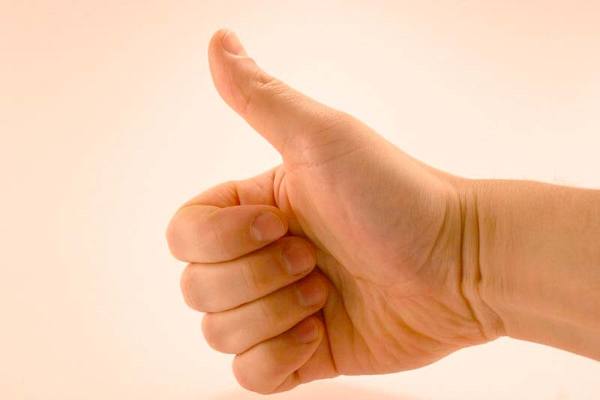 Warum juckt der Finger an der linken Hand? 