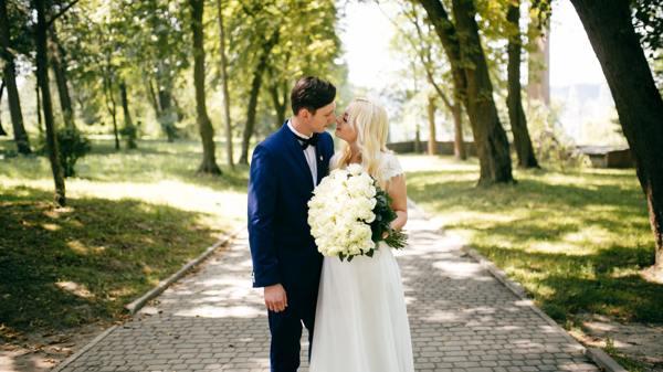 Was ist der Traum von der Hochzeit eines Ex-Freundes mit einem anderen Mädchen? 