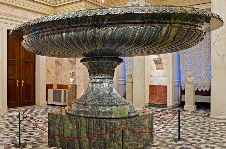 Kolyvan Vase - die Königin der Vasen überrascht Wissenschaftler immer noch