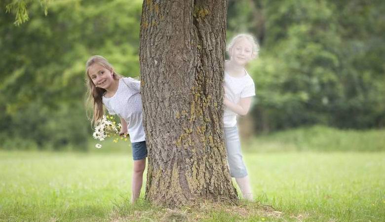 Das kleine Mädchen erschreckte ihre Eltern mit einer Beschreibung ihrer imaginären Freundin.