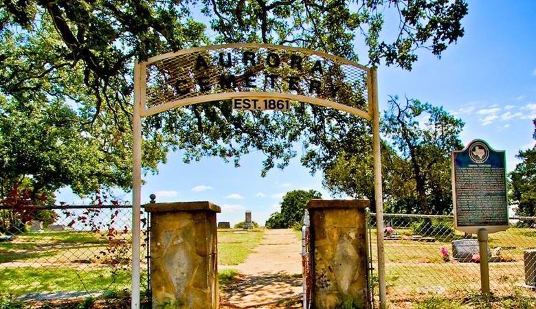 Alien Tomb auf dem Aurora Cemetery in Texas