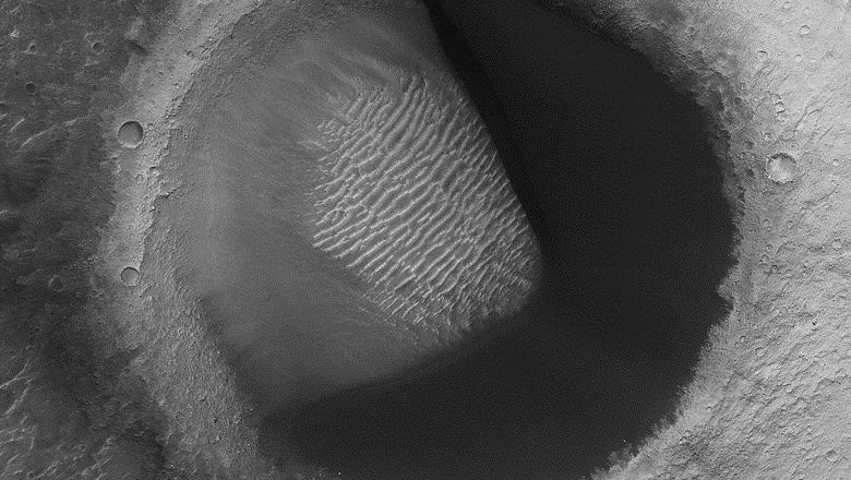 Auf dem Mars wurde ein ungewöhnlicher Krater entdeckt