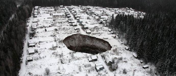 Auf russischem Territorium tauchen riesige Krater im Boden auf