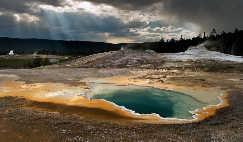 UFO wieder über Yellowstone Supervulkan entdeckt