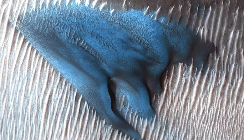 Die NASA hat auf dem Mars ungewöhnlichen blauen Sand gefunden