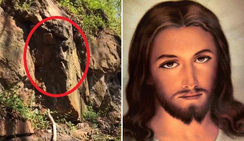 Das Bild Christi wurde auf einem Felsen im Wald bemerkt
