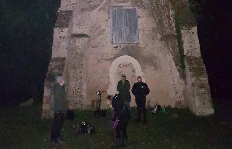 Ghostbusters fangen seltsame Stimmen und Lichter in einer verlassenen Kirche ein