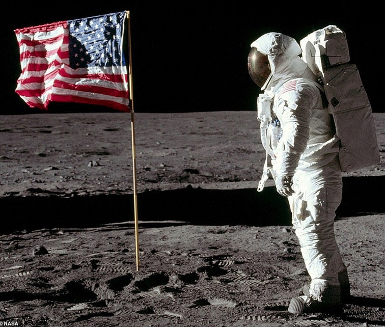 Neue Beweise für die Anwesenheit von Amerikanern auf dem Mond veröffentlicht.