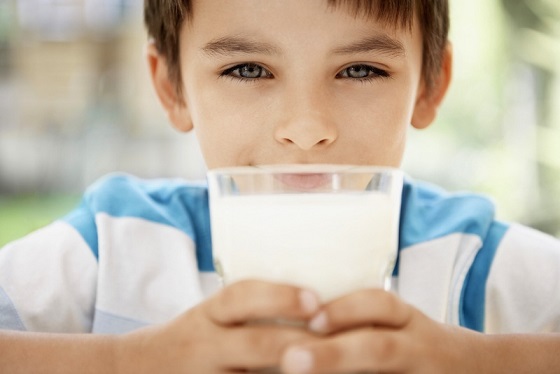 Warum ist es für Kinder schädlich, Milch zu trinken?