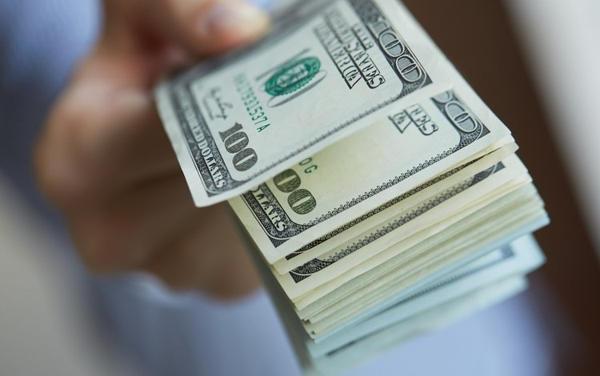 Warum sollten Sie abends auf keinen Fall Geld in die Hand geben? 