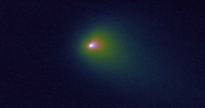 Es sieht so aus, als würde ein interstellarer Komet, der durch das Sonnensystem fliegt, zerfallen 