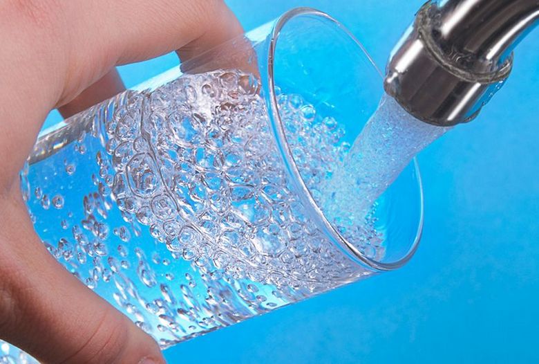 Es wurde eine Methode erfunden, die mithilfe von Sonnenlicht Bakterien im Wasser effektiv zerstört.