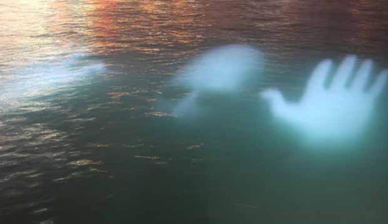 Der Geist, der unter Wasser entstand, erschreckte Taucher