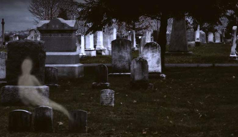 Der Geist auf dem Nachtfriedhof hat den Schotten erschreckt