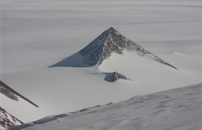 Sensationeller Fund: die alten Pyramiden der Antarktis