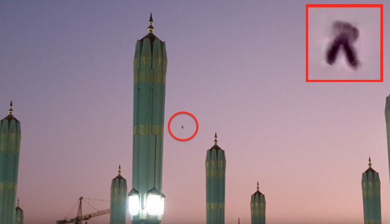 Ein seltsames Objekt über der Moschee des Propheten in Saudi-Arabien