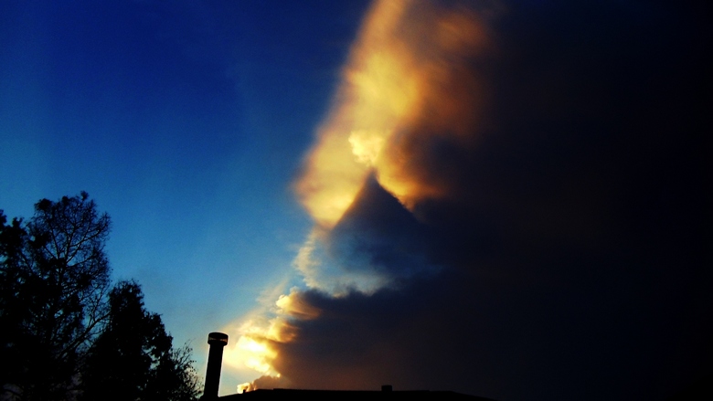 Ein schreckliches Dreieck erschien am Himmel von Louisiana