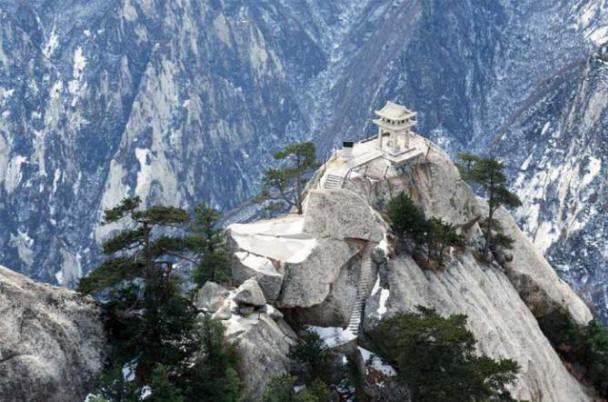 Das Geheimnis der Höhlen im chinesischen Berg Huashan