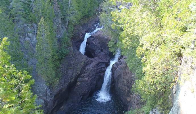 Geheimnis des Wasserfalls