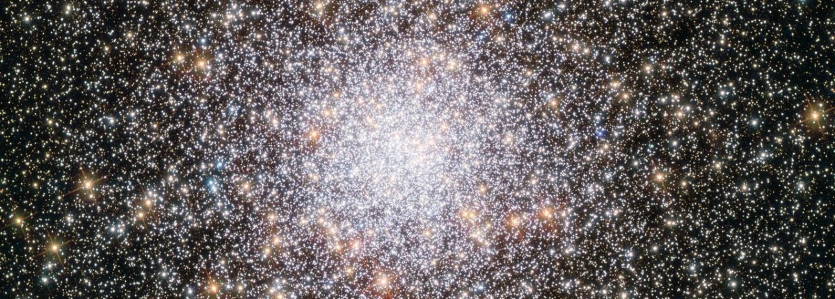 Das Hubble-Teleskop macht ein Foto eines ungewöhnlichen Kugelsternhaufens 