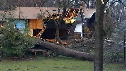 Ein Amerikaner hat ein einzigartiges Video aus einem Tornado-Trichter gedreht