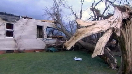 Ein Amerikaner hat ein einzigartiges Video aus einem Tornado-Trichter gedreht