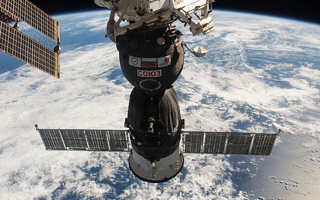 Drei Kosmonauten kamen auf der ISS an 