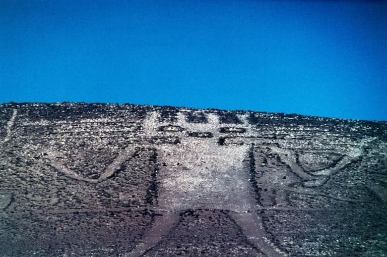 Ufologen haben eine Geoglyphe entdeckt, die einen Außerirdischen in der Wüste Chiles darstellt.