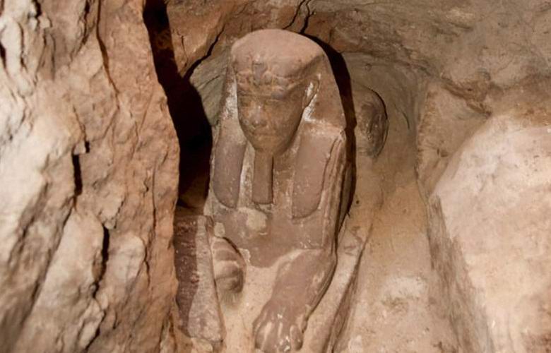 In Ägypten entdeckte die perfekt erhaltene Sphinx