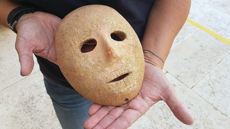 In Israel eine einzigartige Steinmaske gefunden, die Jahrtausende alt ist