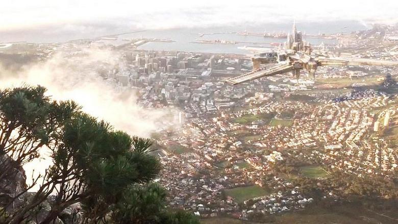 Am Himmel über Kapstadt bemerkte Chronomrage - eine fliegende Stadt