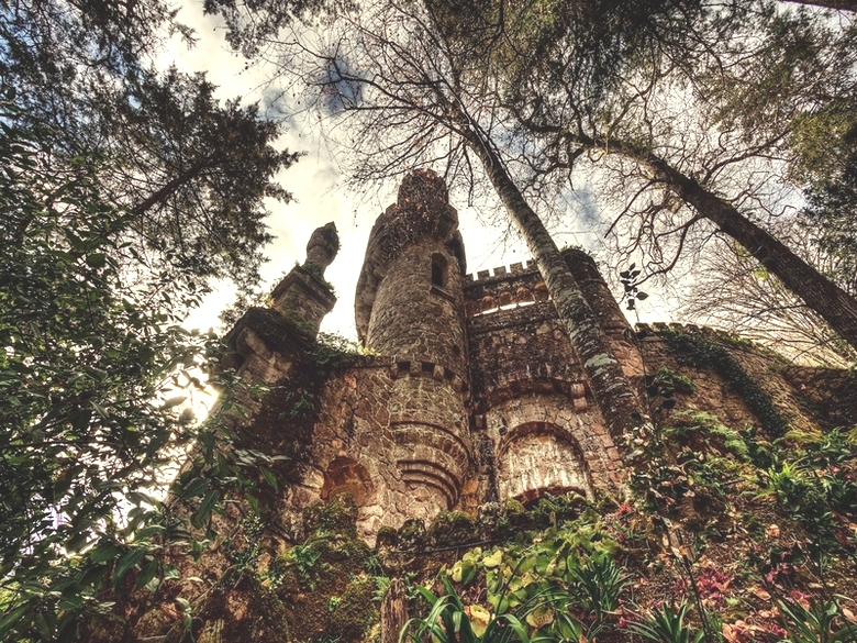 Der mysteriöse Brunnen des Palastes und Parkkomplexes Quinta da Regaleira