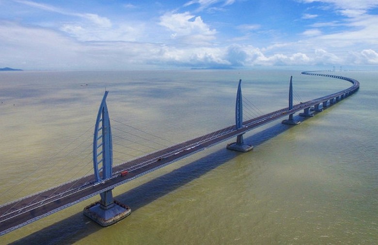 Der Bau der längsten Seebrücke der Welt ist abgeschlossen