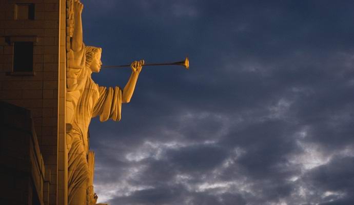 Unheilvolle Trompetengeräusche waren jetzt vom Himmel in England zu hören