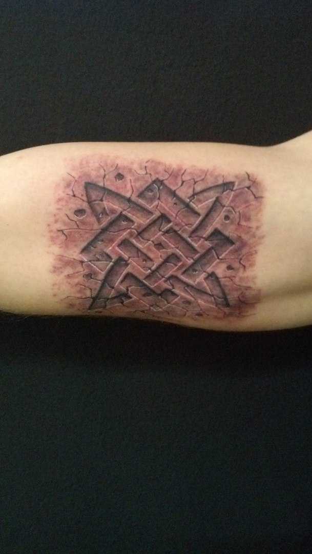 svarog Quadrat Tattoo Bedeutung 